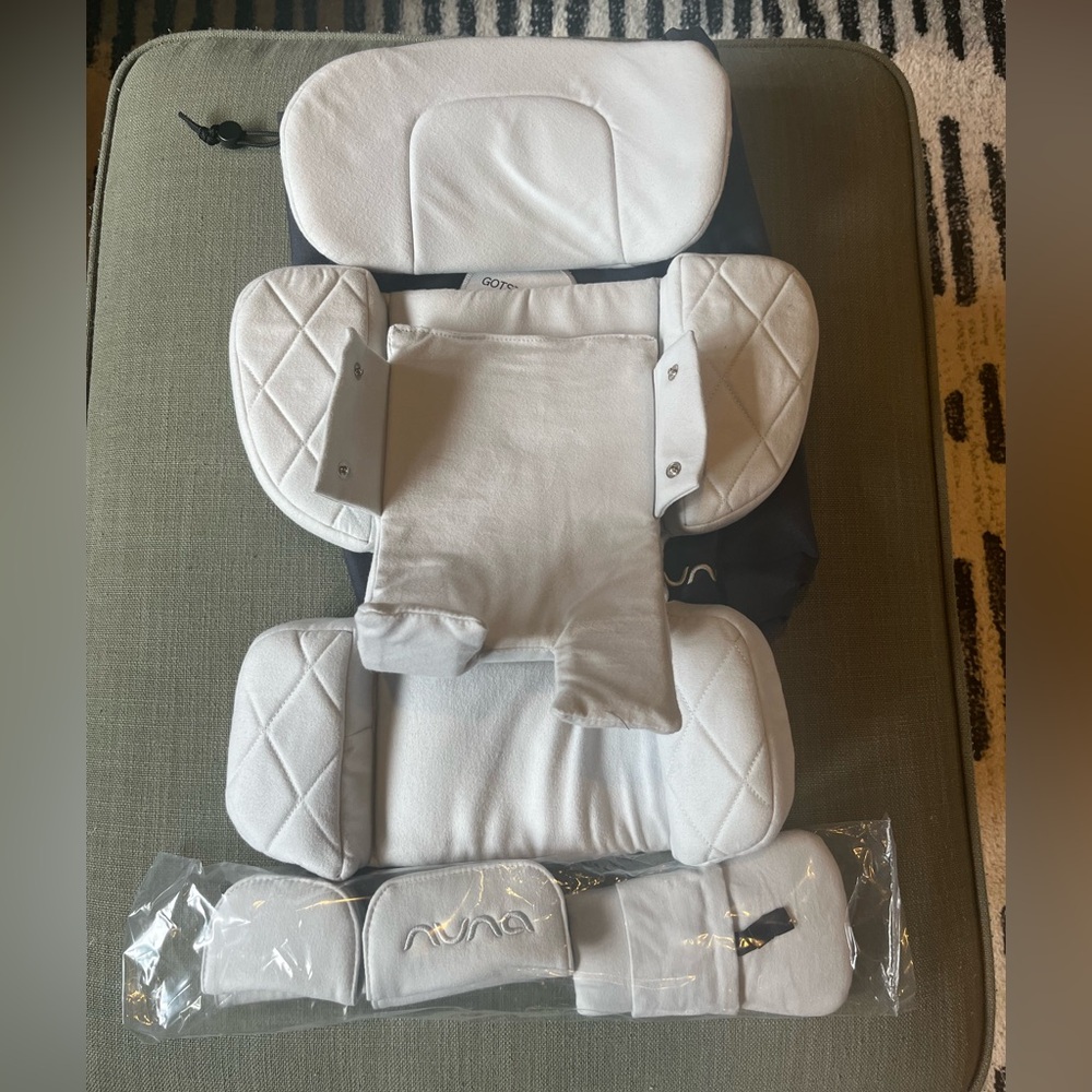 NEW Nuna Rava Convertible Carseat Insert incl. infant insert